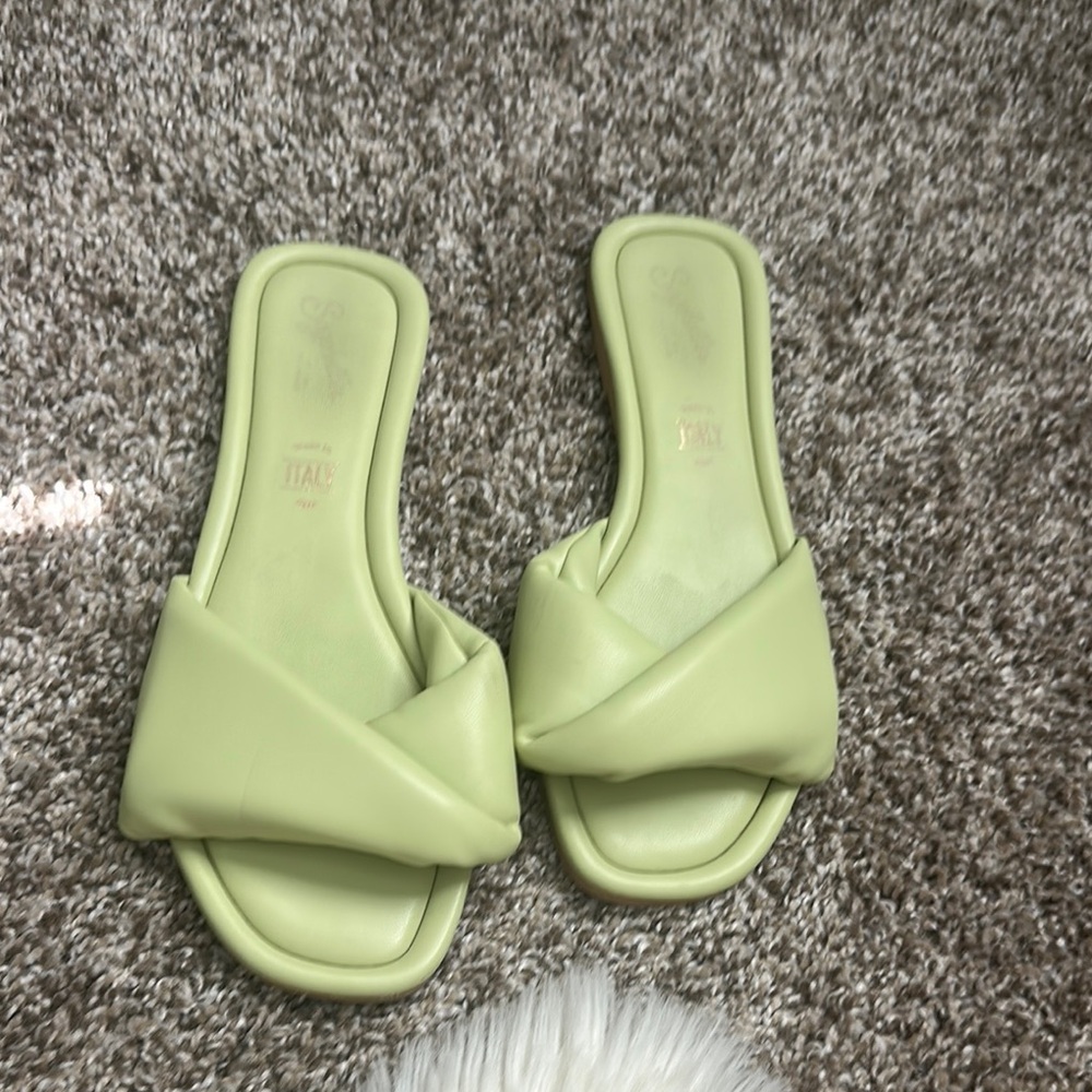 Green Women's Slide Sandals size 8